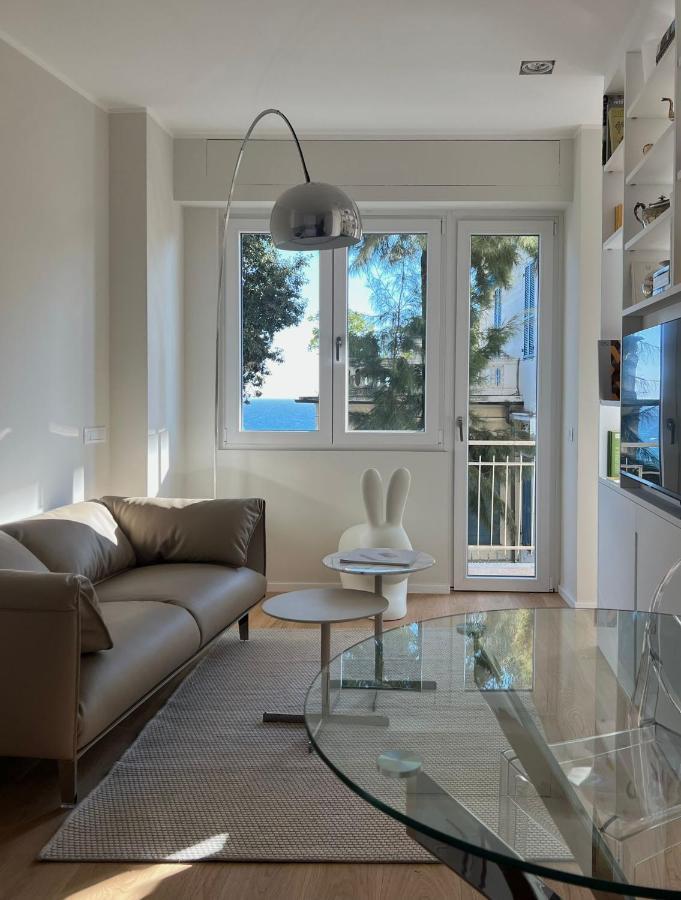 Asso Di Picche, Luxury *
